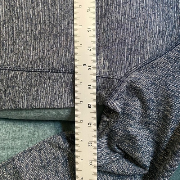 All In Motion long sleeve shirt - Unisex M - ultra soft - Picture 6 of 8